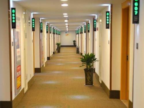 Фотография гостиницы GreenTree Inn Suzhou Changshu Huanghe Road Linli Centre Express Hotel