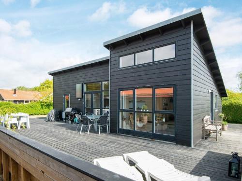 Фотография гостевого дома Two-Bedroom Holiday home in Bjert 3