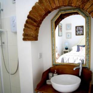 Фотографии мини отеля
Sunset Guest House