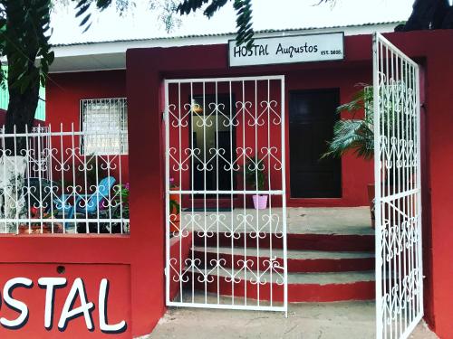 Фотография гостевого дома Hostal Augustos