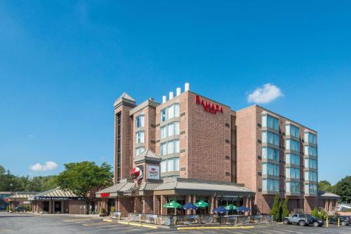 Фотография гостиницы Ramada Plaza by Wyndham Niagara Falls