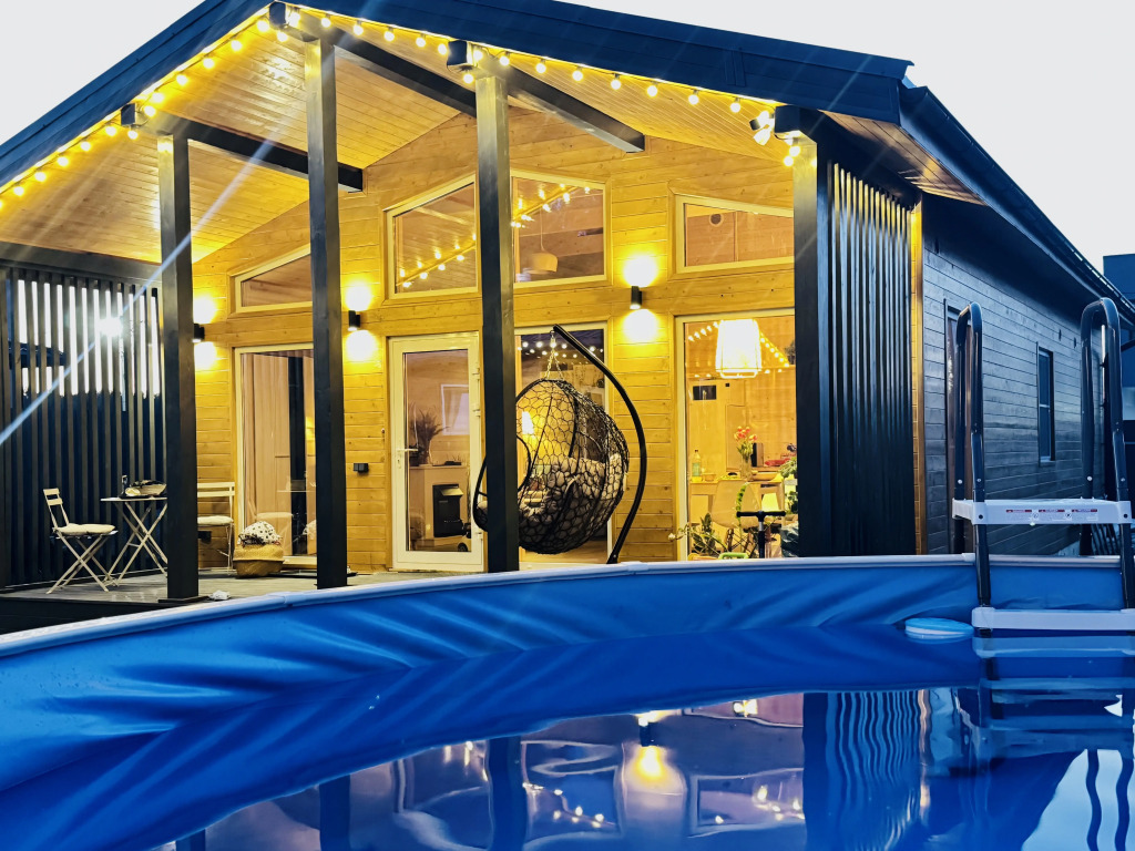 Фотография Коттеджа Частный дом Пpоcтopный с Панорaмными Окнaми и Кpacивым Видом