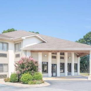 Фотографии гостиницы
Days Inn & Suites by Wyndham Brinkley