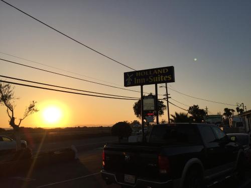 Фотография мотеля Holland Inn & Suites