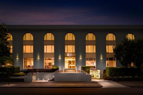 Фотография гостиницы BEST WESTERN PLUS Travel Inn