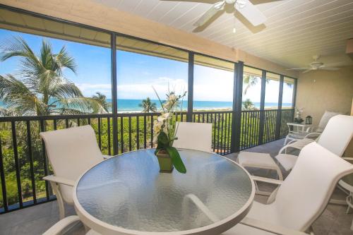 Фотография гостевого дома Sanddollar #B302