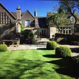 Фотографии гостевого дома 
            School House