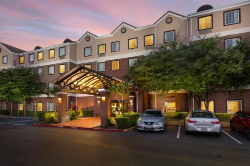 Фотография гостиницы Staybridge Suites Sacramento-Folsom, an IHG Hotel