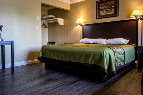 Фотография мотеля Charm Motel & Suites