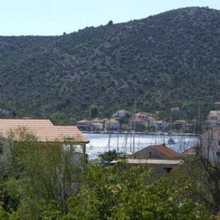 Фотографии гостевого дома
Apartments with a parking space Vinisce, Trogir - 4276