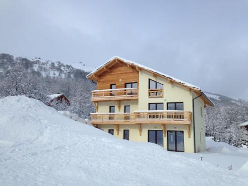 Фотография гостевого дома Les Chalets Du Grand Galibier