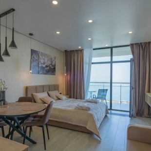 Фотография квартиры Апартаменты LS-Lux-Sun Rays c прямым видом на море с 15 этажа