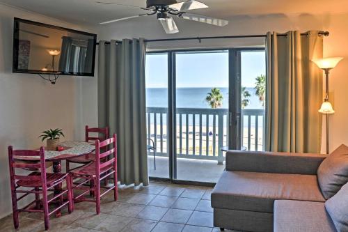 Фотографии гостевого дома
Surfside Sandcastle Suite with Balcony and 2 Pools!