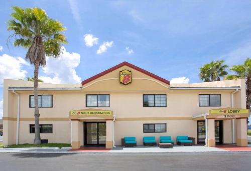 Фотография гостиницы Super 8 by Wyndham Orlando International Drive