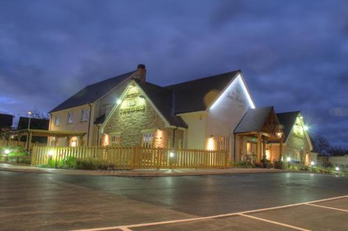 Фотография гостиницы Two Rivers Lodge by Marston’s Inns