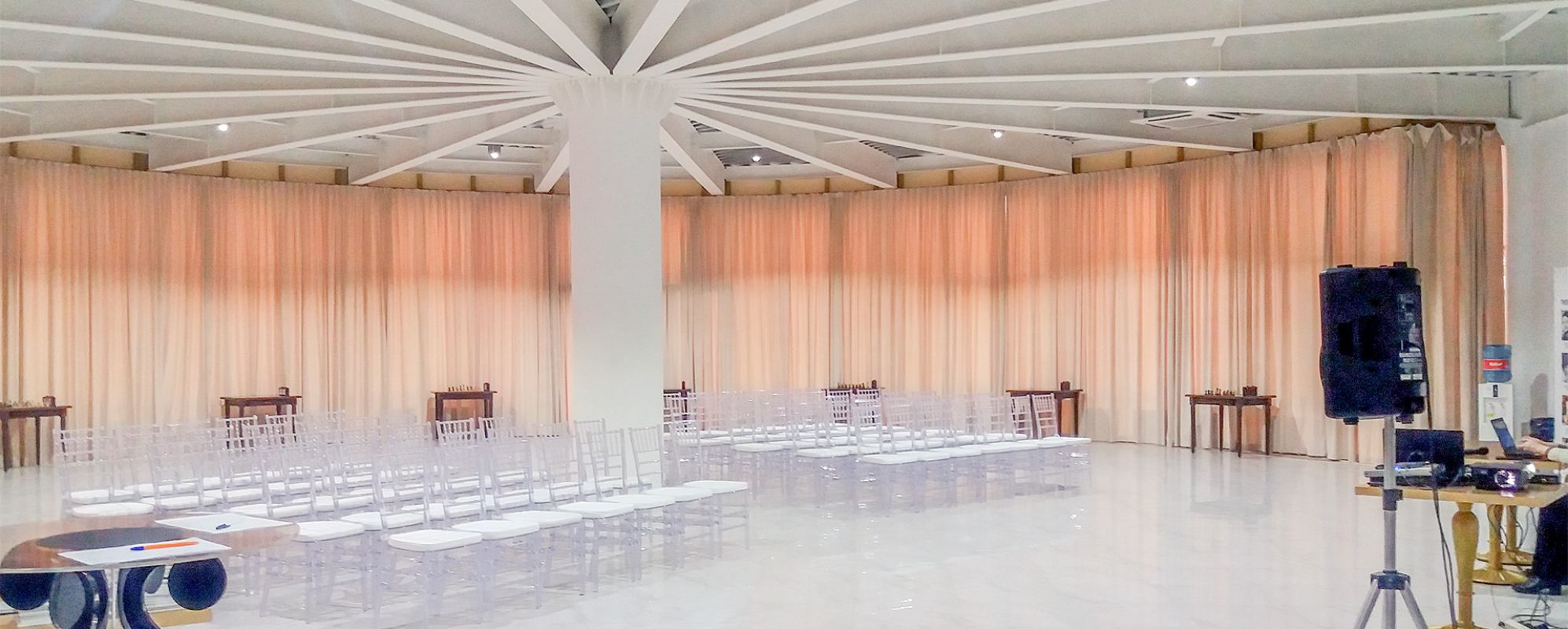 Фотографии конференц-зала Жемчужина на 200 человека