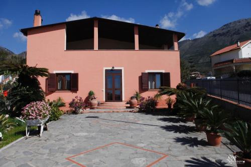 Фотографии мини отеля
B&B Umballa