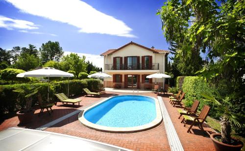 Фотография мини отеля Hullám Villa B&B