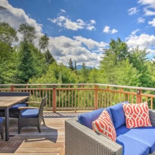 Фотография гостевого дома Pet-Friendly House with Deck - 10 Mi to Stowe Mtn!