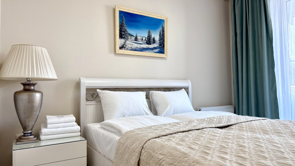 Фотография квартиры Апартаменты уютные ApartMari Пионерский: с видом на море, первая линия с выходом на пляж