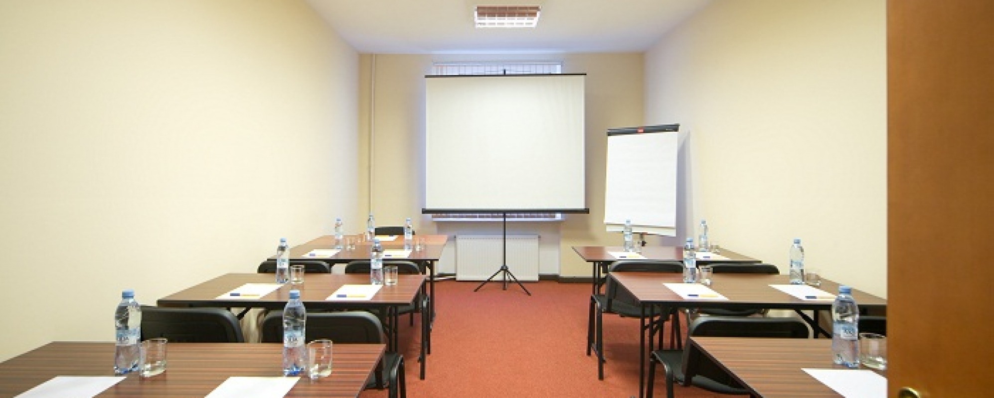 Фотографии комнаты для переговоров Октябрьская №4