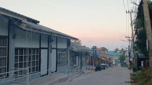 Фотография гостевого дома Little Paradise Street Zone