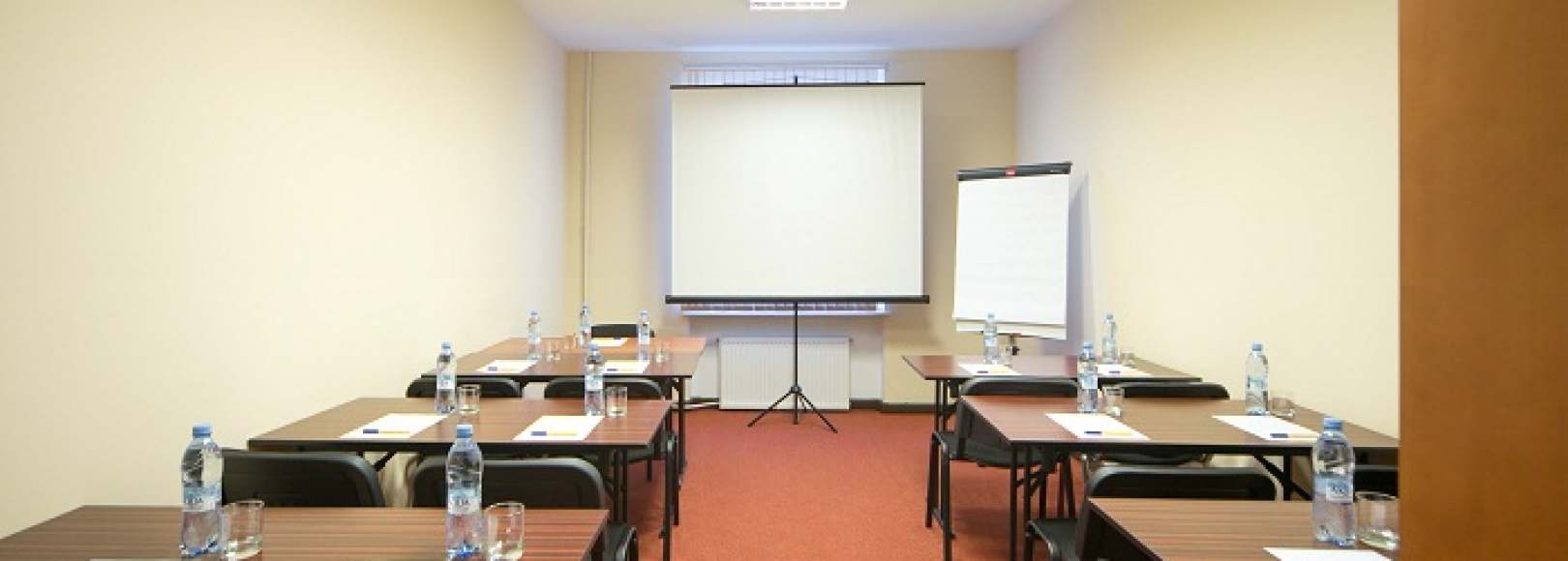 Фотография комнаты для переговоров Октябрьская №4