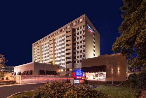 Фотография гостиницы Fairfield Inn & Suites by Marriott Charlotte Uptown
