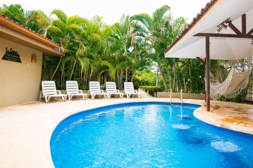 Фотографии гостевого дома 
            Charming unit that sleeps 4 - with pool - walking distance from Brasilito Beach