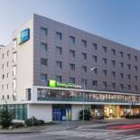 Фотография гостиницы Holiday Inn Express Lisbon Alfragide, an IHG Hotel