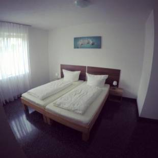 Фотографии гостевого дома
Gästezimmer Faut