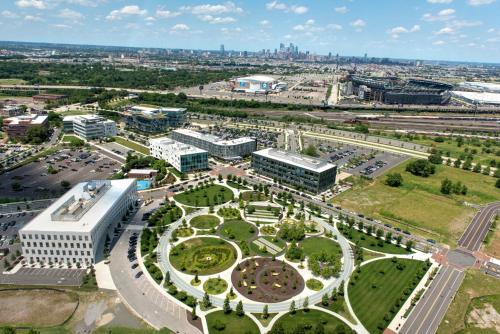 Фотография гостиницы Courtyard by Marriott Philadelphia South at The Navy Yard