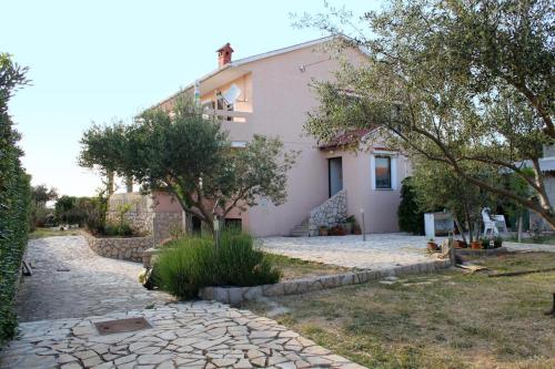 Фотография гостевого дома Apartments with a parking space Povljana, Pag - 6298