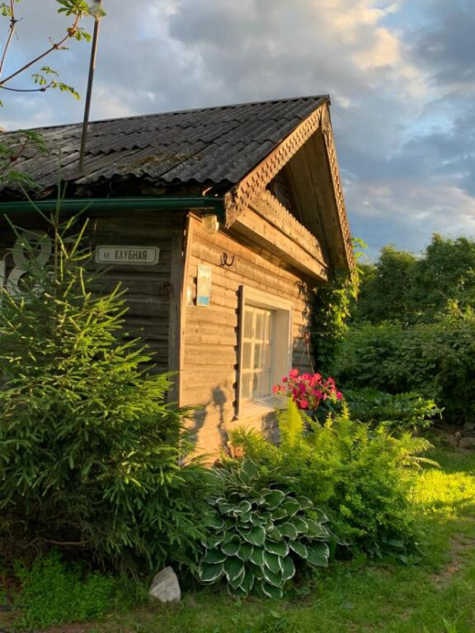 Фотографии Коттеджа 
            Частный дом в городе Петрозаводске с красивым уединённым участком и баней