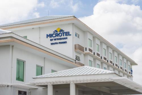 Фотография гостиницы Microtel by Wyndham South Forbes