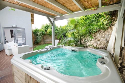 Фотографии гостевого дома
Black&White