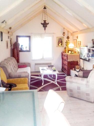 Фотография гостевого дома 2 bedrooms house with sea view furnished terrace and wifi at Vinisce