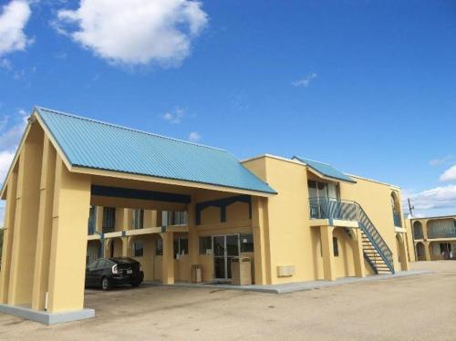 Фотография мотеля Americas Best Value Inn Schulenburg