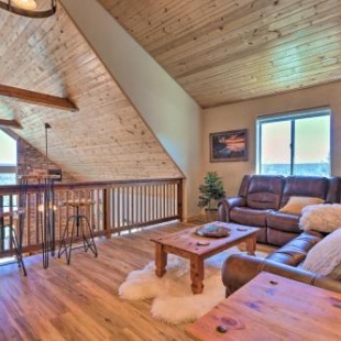 Фотография гостевого дома Rugged Rim Country Cabin with Luxury Interior!