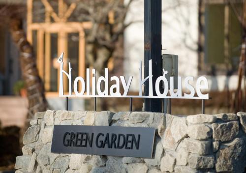 Фотография гостиницы Holiday House Green Garden