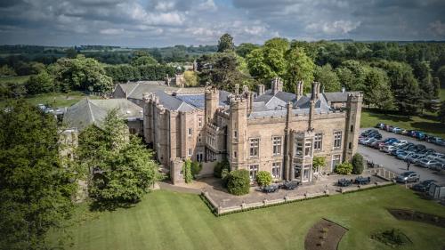 Фотография гостиницы Cave Castle Hotel & Country Club