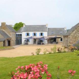 Фотографии гостевого дома
Maison de 6 chambres avec jacuzzy jardin amenage et wifi a Plougonven