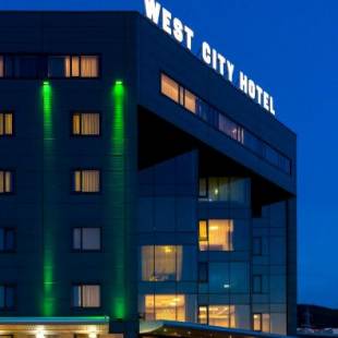 Фотографии гостиницы
West City Hotel