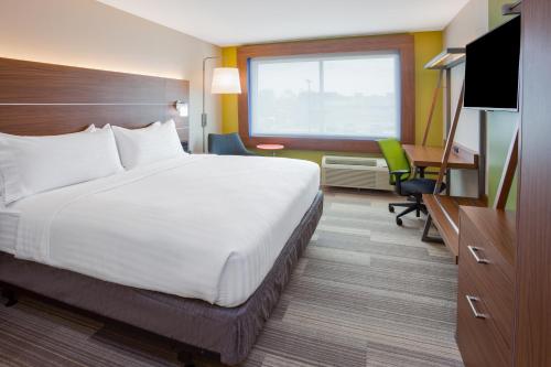 Фотография гостиницы Holiday Inn Express and Suites Des Moines Downtown, an IHG Hotel