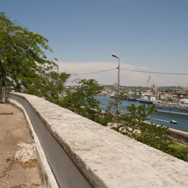 Фотография достопримечательности Сквер им. В.И. Бузина