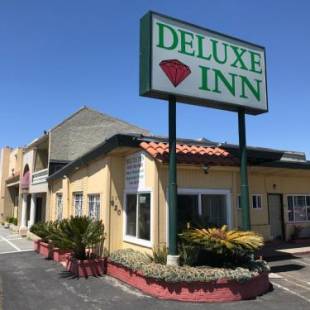 Фотографии мотеля
Deluxe Inn