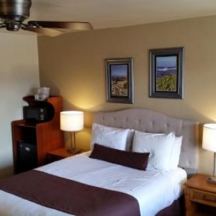 Фотография мотеля Lone Oak Lodge