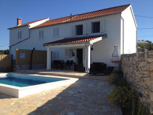 Фотография гостевого дома House Sakarun with swimming pool