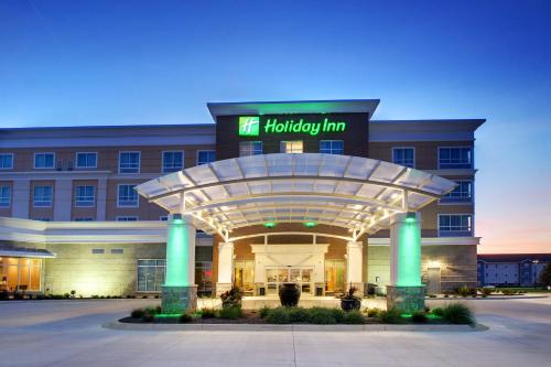 Фотография гостиницы Holiday Inn & Suites Peoria at Grand Prairie, an IHG Hotel