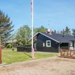 Фотография гостевого дома Three-Bedroom Holiday home in Hemmet 80